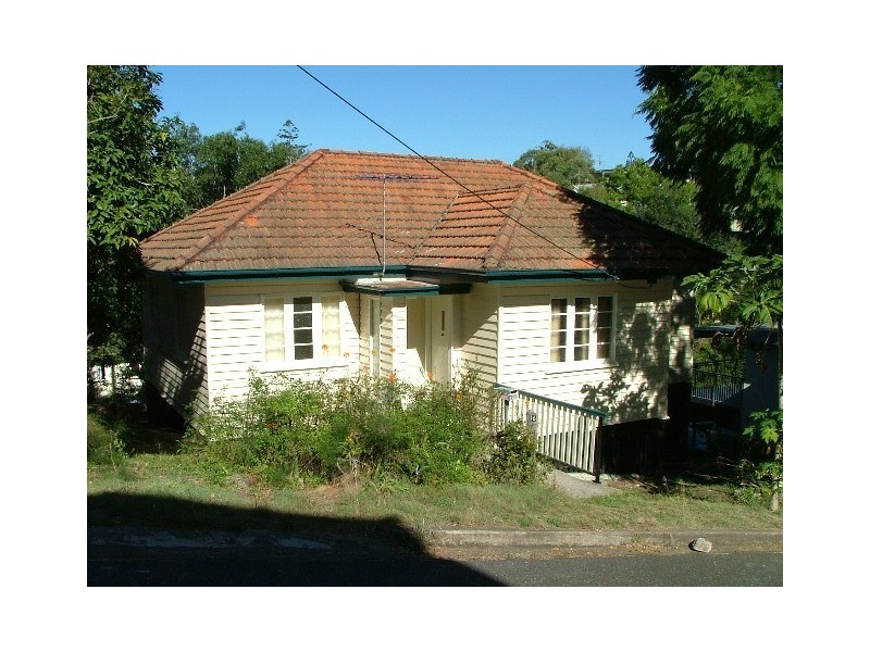 16 Young St, Red Hill QLD 4059