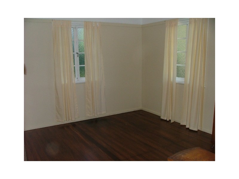 16 Young St, Red Hill QLD 4059