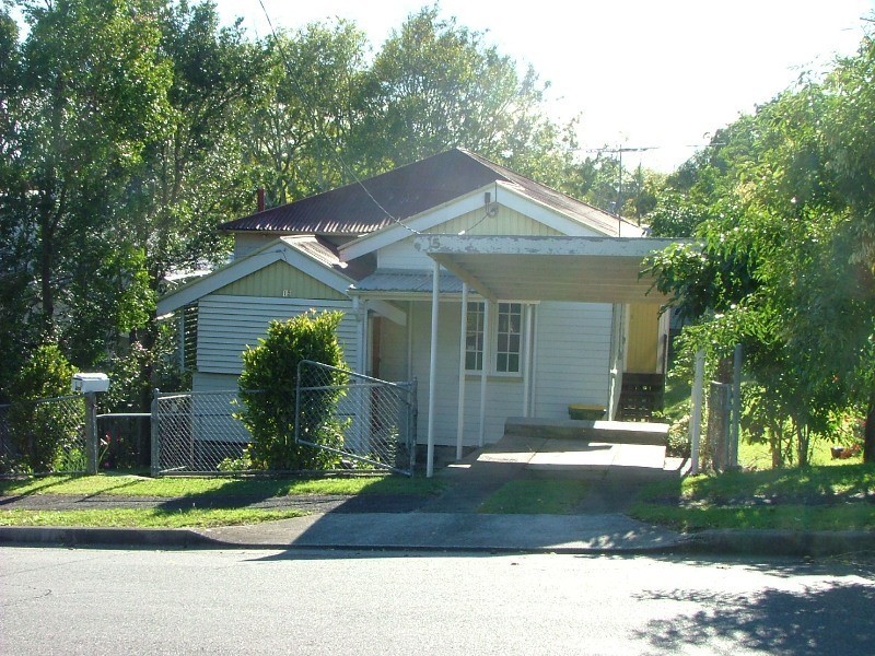 15 Accession St, Bardon QLD 4065