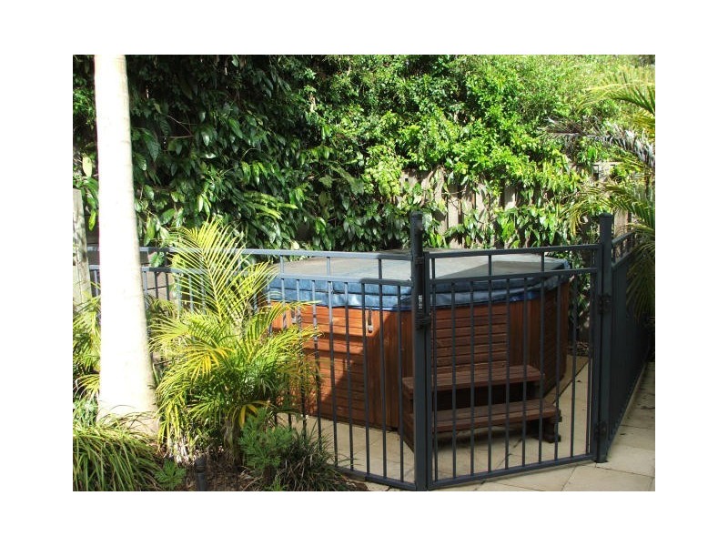 7 Benton Close, The Gap QLD 4061