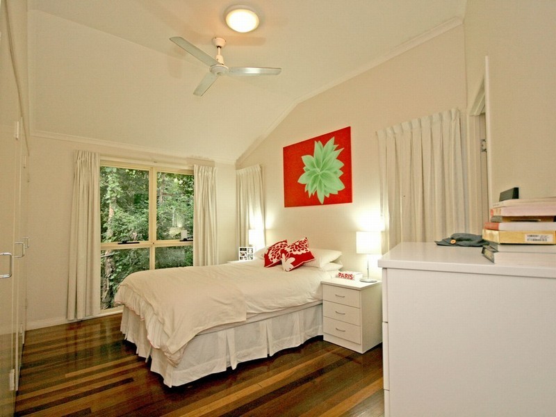 9 Grand Pde, Ashgrove QLD 4060