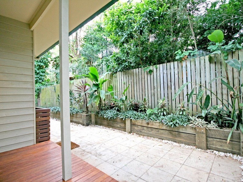9 Grand Pde, Ashgrove QLD 4060
