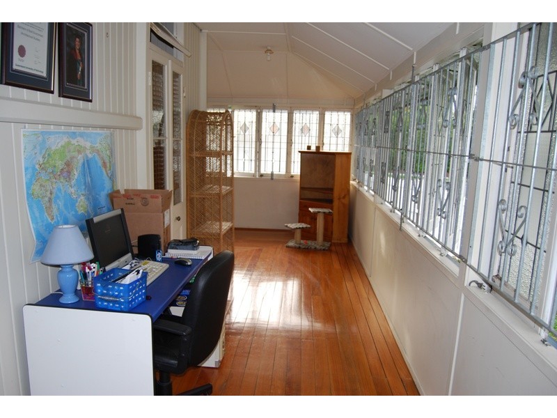 141 Ashgrove Ave, Ashgrove QLD 4060