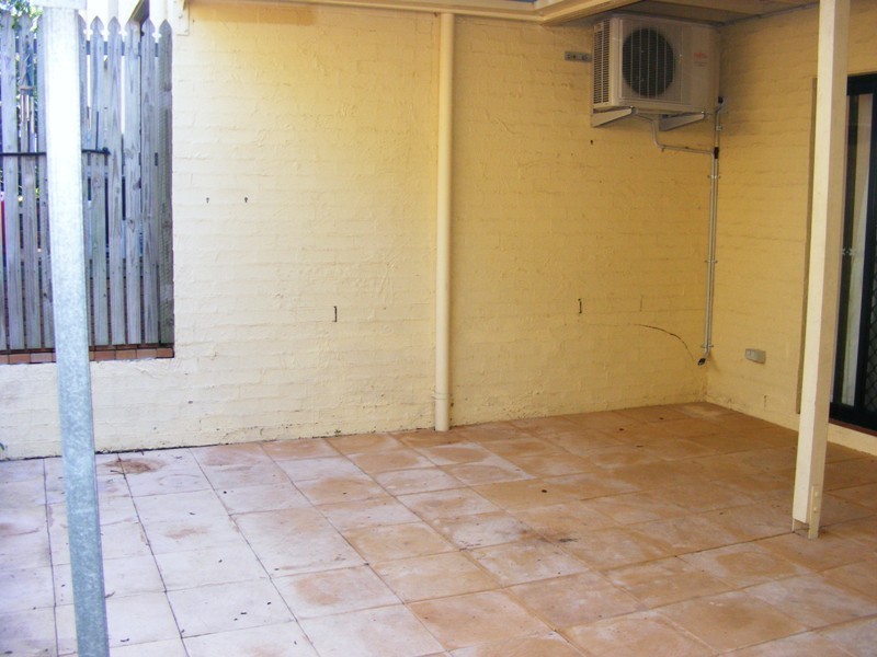 2/12 Kinnaird Street, Ashgrove QLD 4060