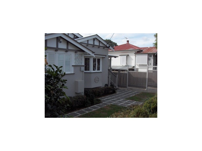 126 Ashgrove Ave, Ashgrove QLD 4060