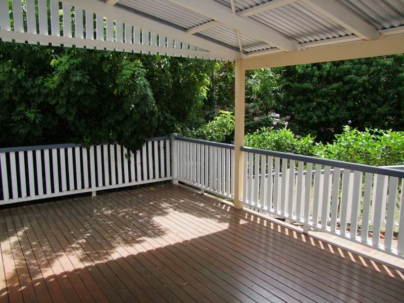 8 Tennis Ave, Ashgrove QLD 4060