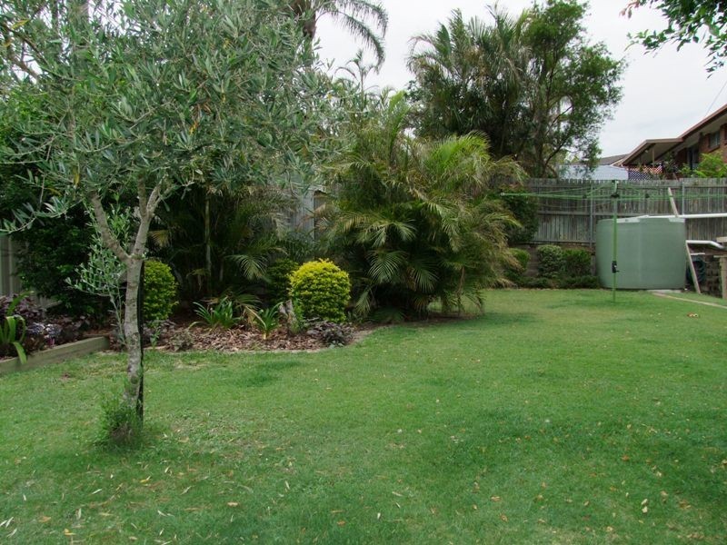 8 Maestra St, The Gap QLD 4061