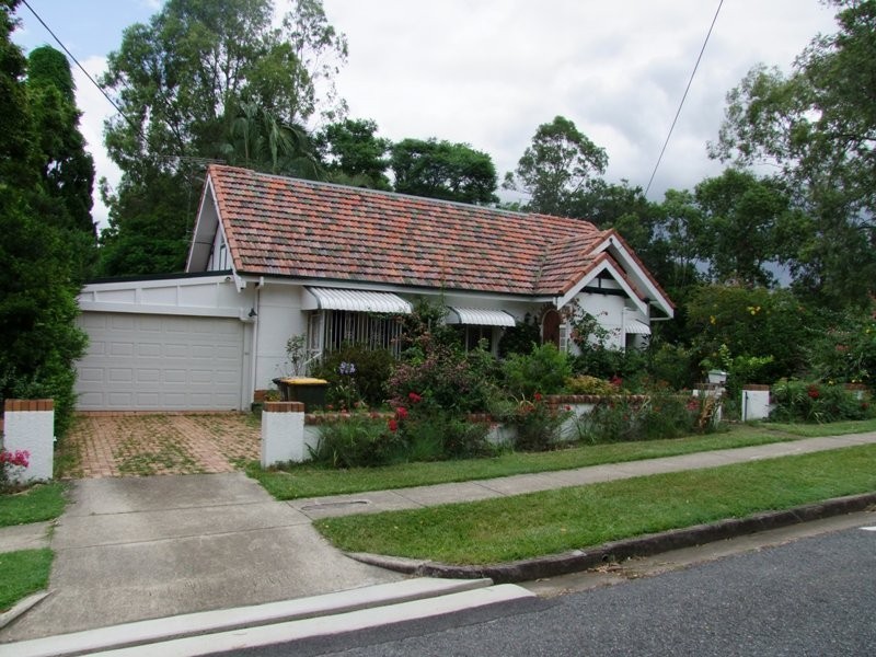 124 Frasers Rd, Ashgrove QLD 4060