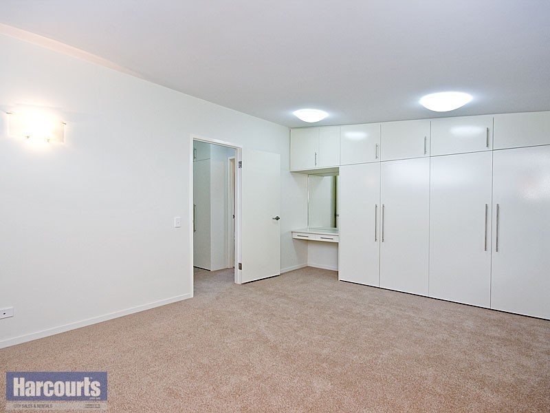 7 Winship Street, Red Hill QLD 4059
