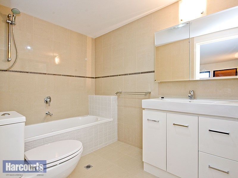 7 Winship Street, Red Hill QLD 4059