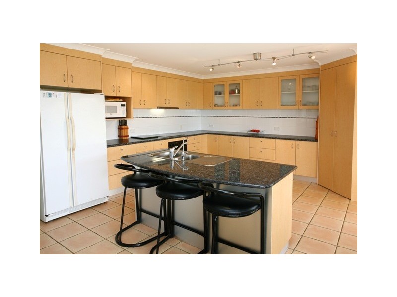 7 Truro Ct, Redland Bay QLD 4165