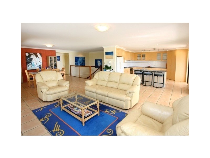 7 Truro Ct, Redland Bay QLD 4165