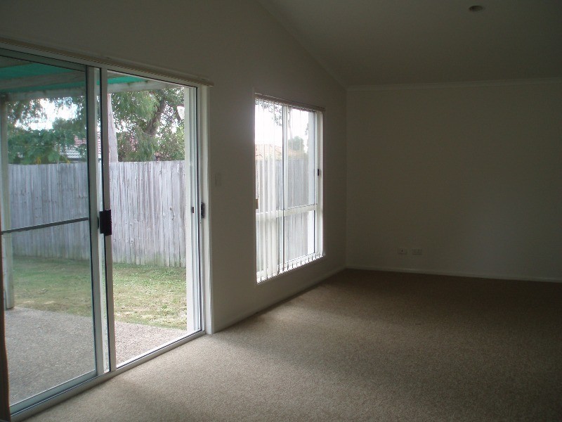 17 Chelsea Place, Forest Lake QLD 4078