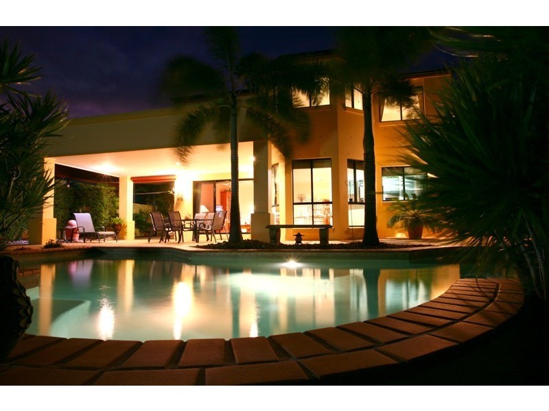 13/76 Bayview Street, Runaway Bay QLD 4216