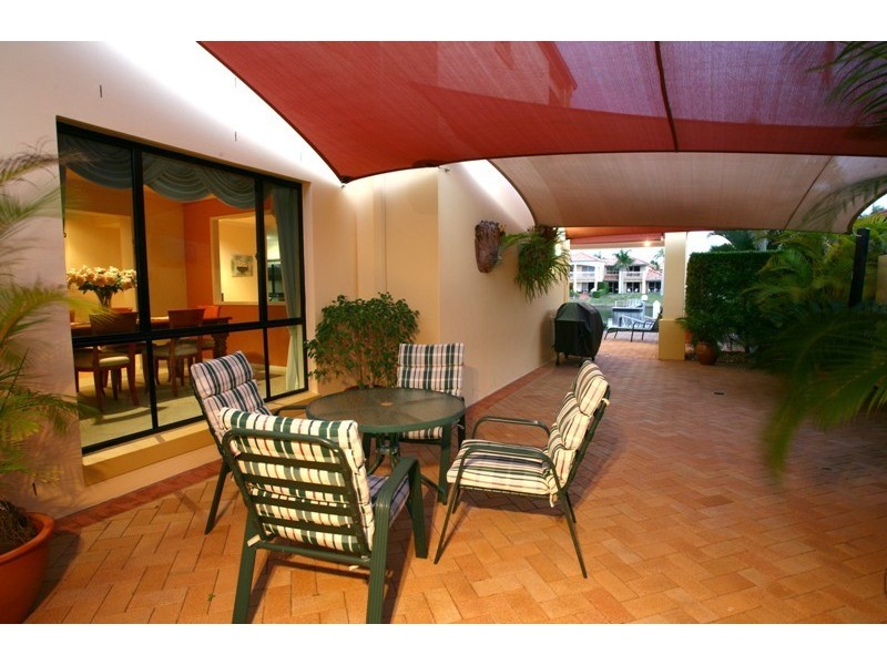 13/76 Bayview Street, Runaway Bay QLD 4216