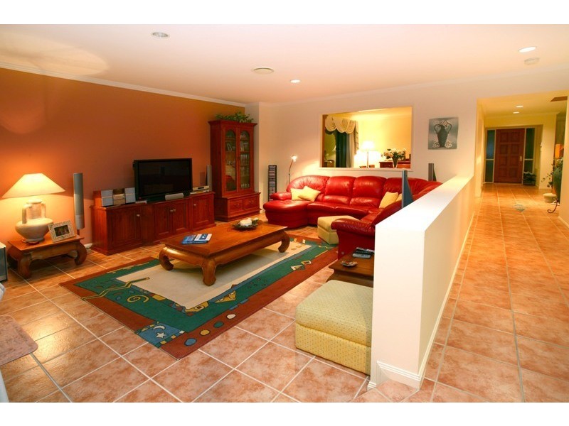 13/76 Bayview Street, Runaway Bay QLD 4216