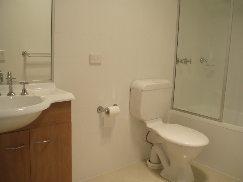 164/590 Pine Ridge Rd, Biggera Waters QLD 4216