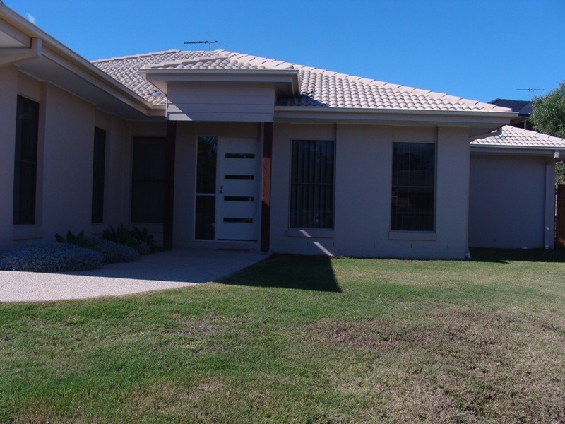 15 Yaggera Pl, Bellbowrie QLD 4070