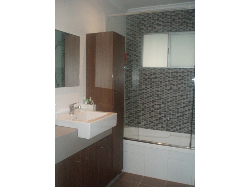 5 Susanne Street, Southport QLD 4215