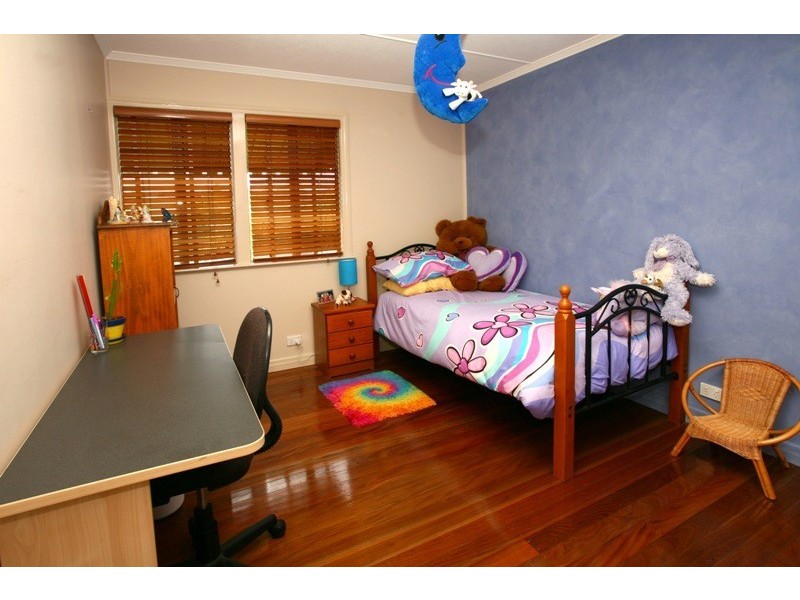 12 Geoffrey Avenue, Southport QLD 4215