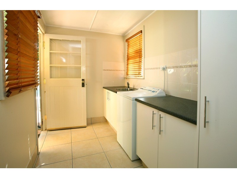 12 Geoffrey Avenue, Southport QLD 4215