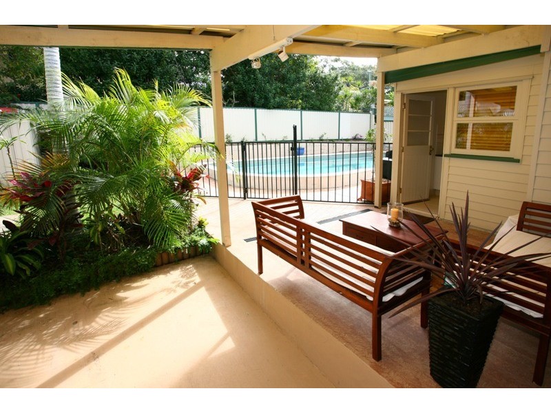 12 Geoffrey Avenue, Southport QLD 4215