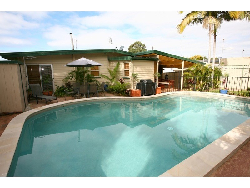 12 Geoffrey Avenue, Southport QLD 4215