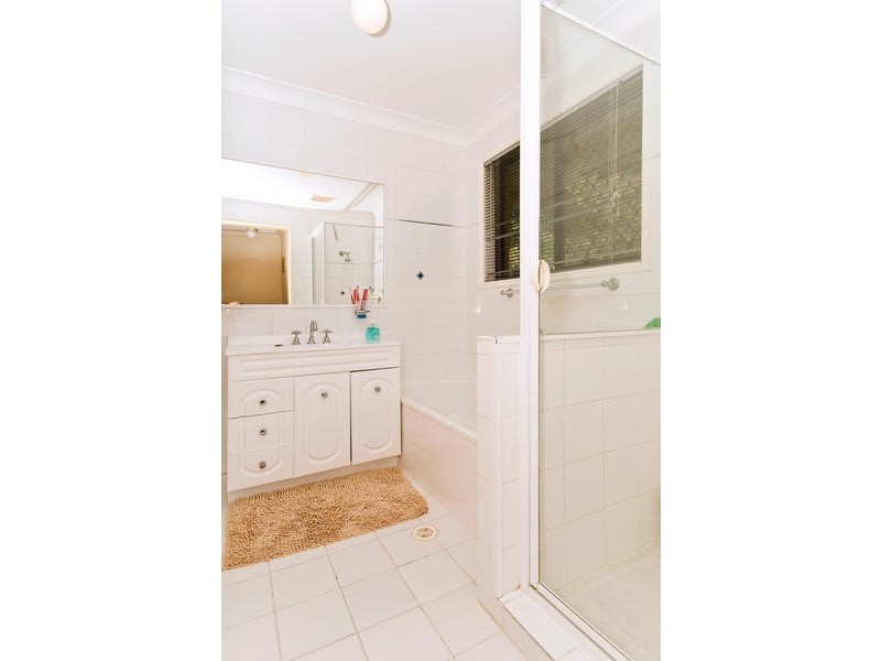 1/14 Burwood Court, Labrador QLD 4215