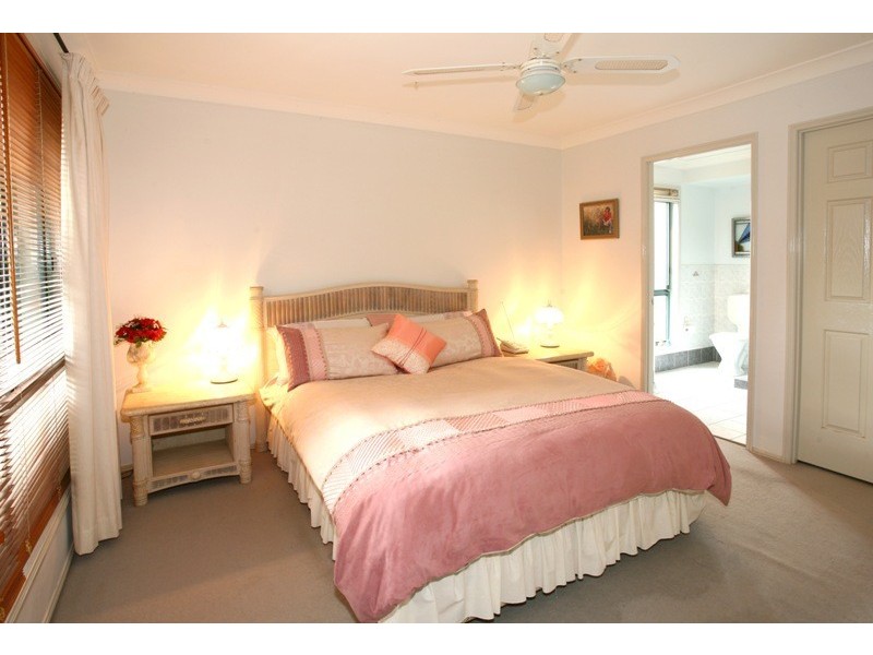 11 Clear River Blvd, Ashmore QLD 4214