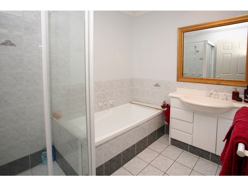 11 Clear River Blvd, Ashmore QLD 4214