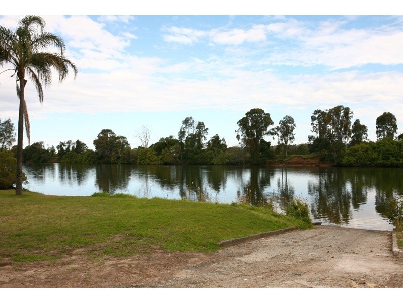 11 Clear River Blvd, Ashmore QLD 4214
