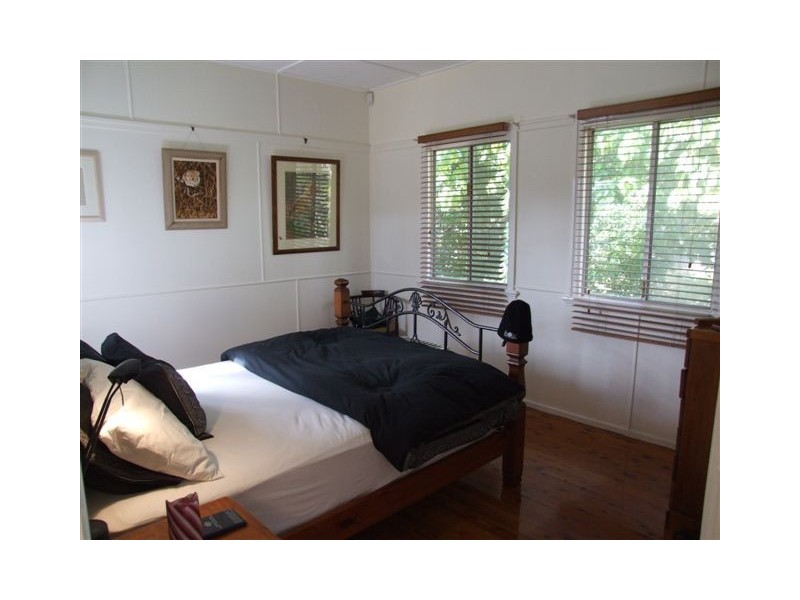 21 Baratta Street, Southport QLD 4215