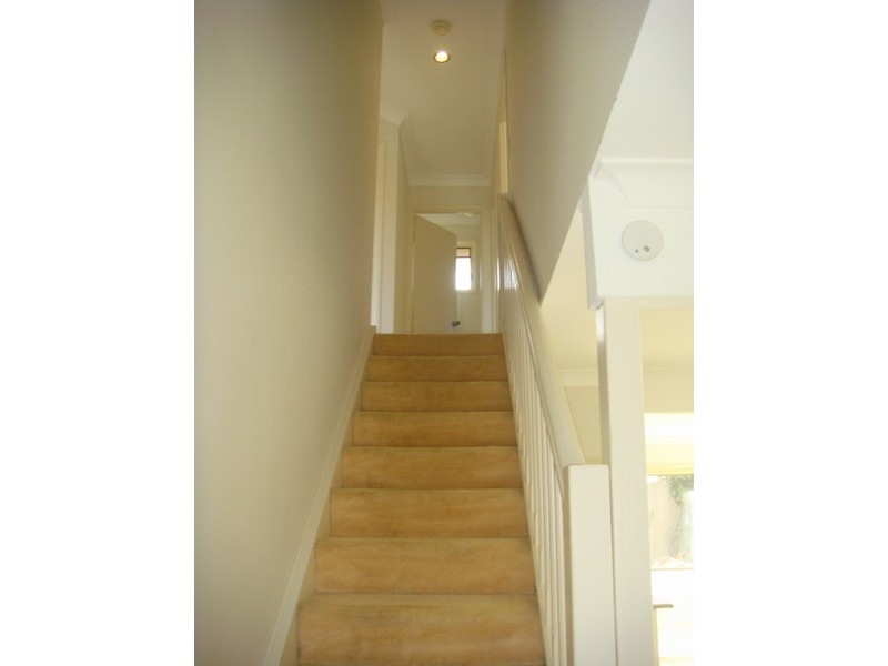 18/482 Pine Ridge Rd, Coombabah QLD 4216