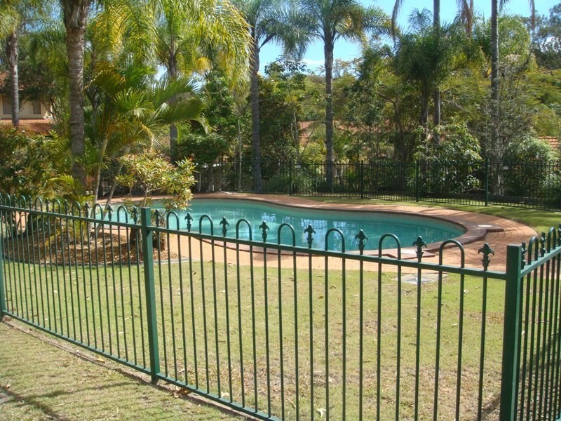 18/482 Pine Ridge Rd, Coombabah QLD 4216