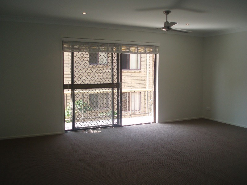 6/27 Imperial Pde, Labrador QLD 4215