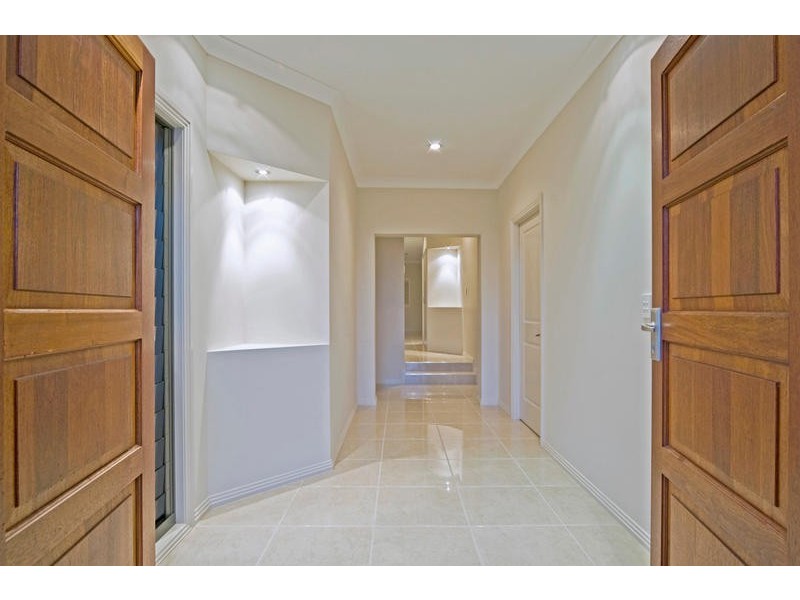 28 Picnic Creek Dr, Coomera QLD 4209