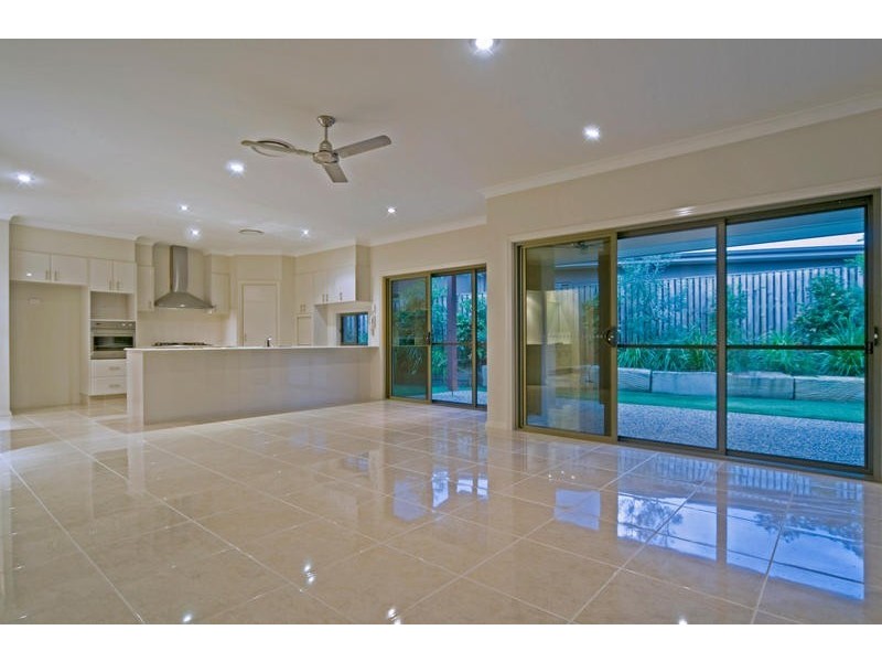 28 Picnic Creek Dr, Coomera QLD 4209