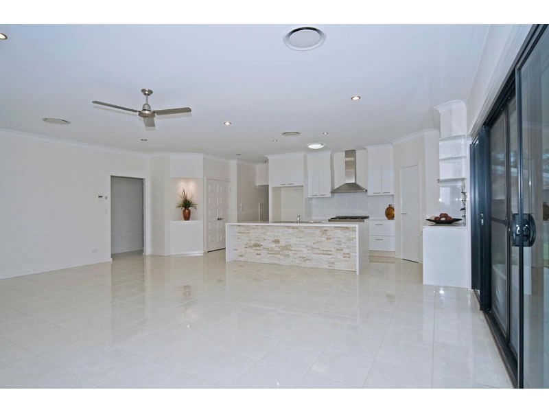 14 Boambillee Dr, Coomera QLD 4209