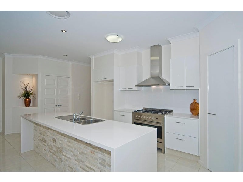 14 Boambillee Dr, Coomera QLD 4209