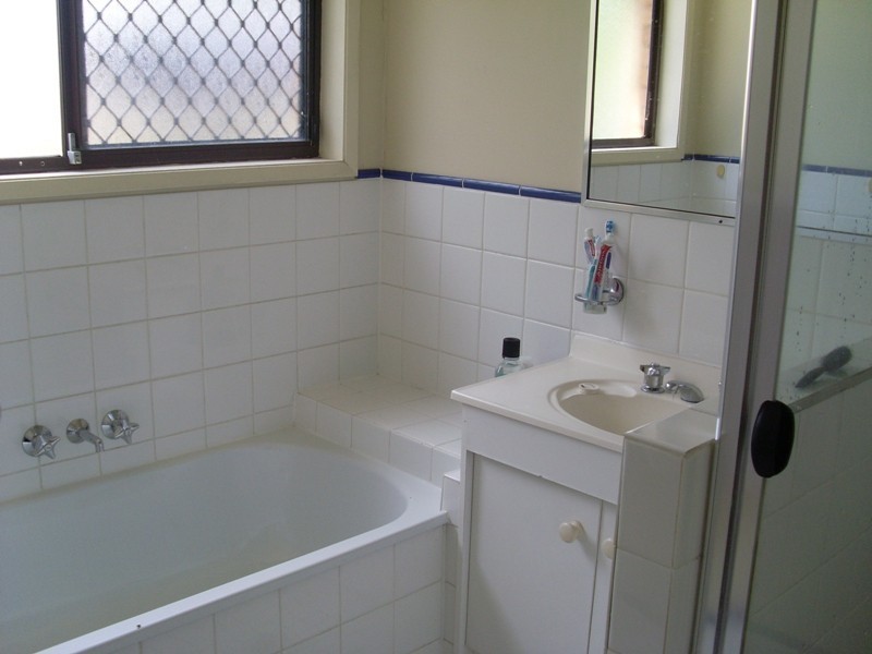 1/195 Olsen Ave, Labrador QLD 4215