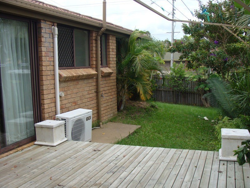 1/195 Olsen Ave, Labrador QLD 4215