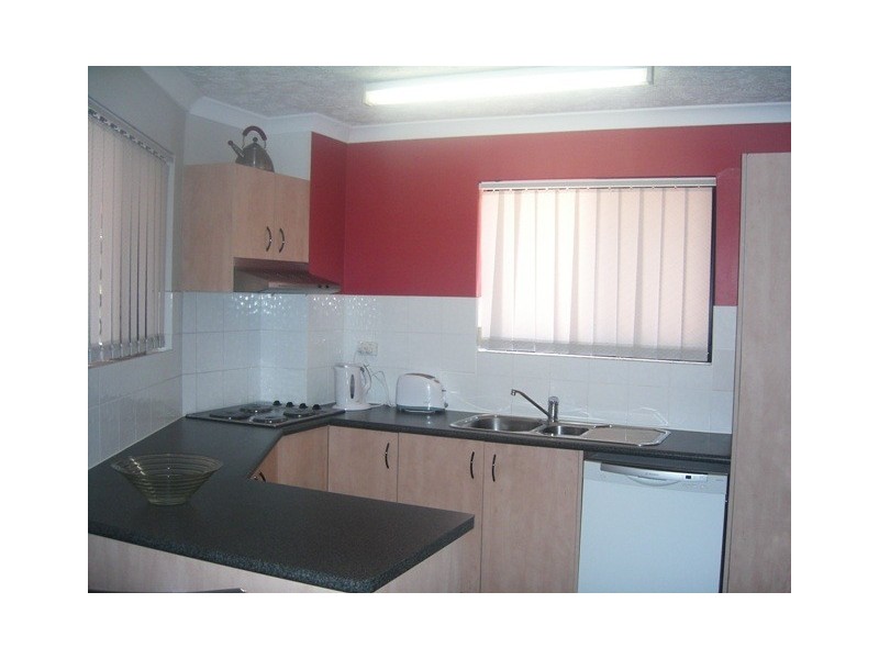 6/6-8 White Street, Southport QLD 4215