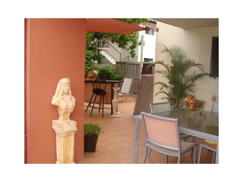 6/6-8 White Street, Southport QLD 4215