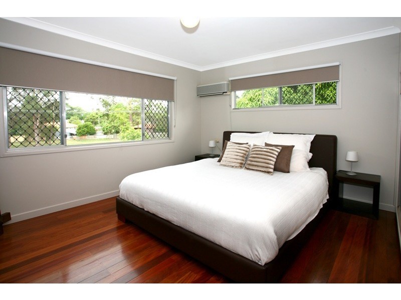 9 Bambarra St, Southport QLD 4215