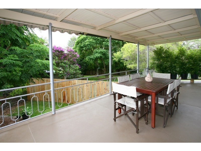 9 Bambarra St, Southport QLD 4215