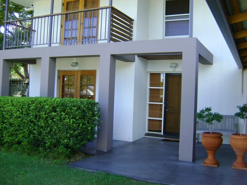 1/75 Eugaree St, Southport QLD 4215