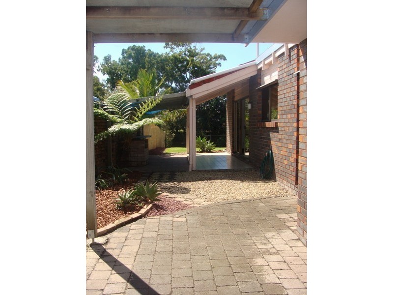 1/9 Royal Palm Ct, Southport QLD 4215