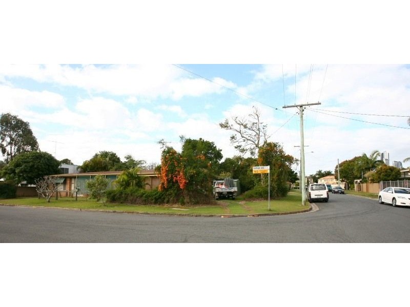 1 Fairway Ave, Southport QLD 4215