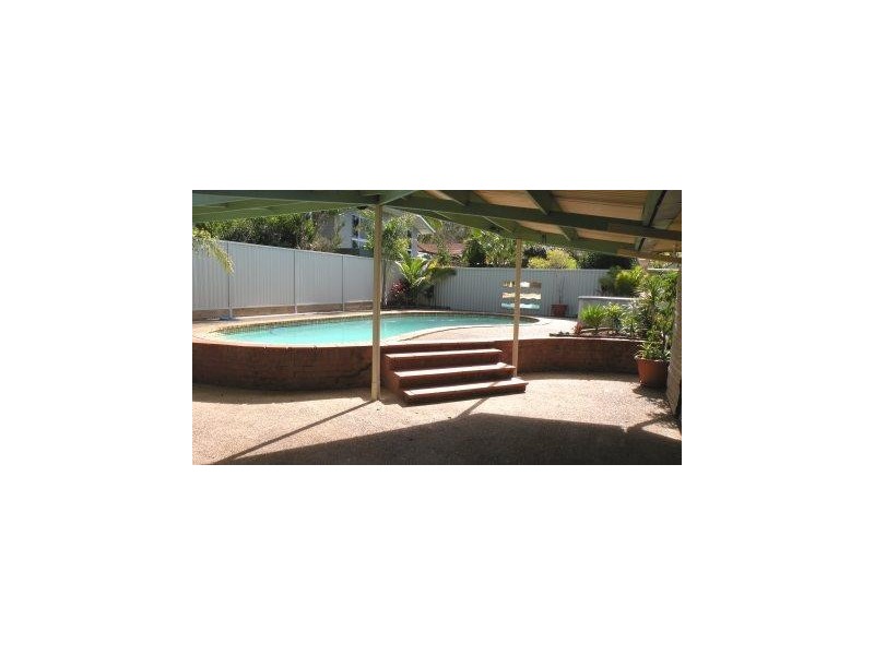 1/203 Central Street, Labrador QLD 4215