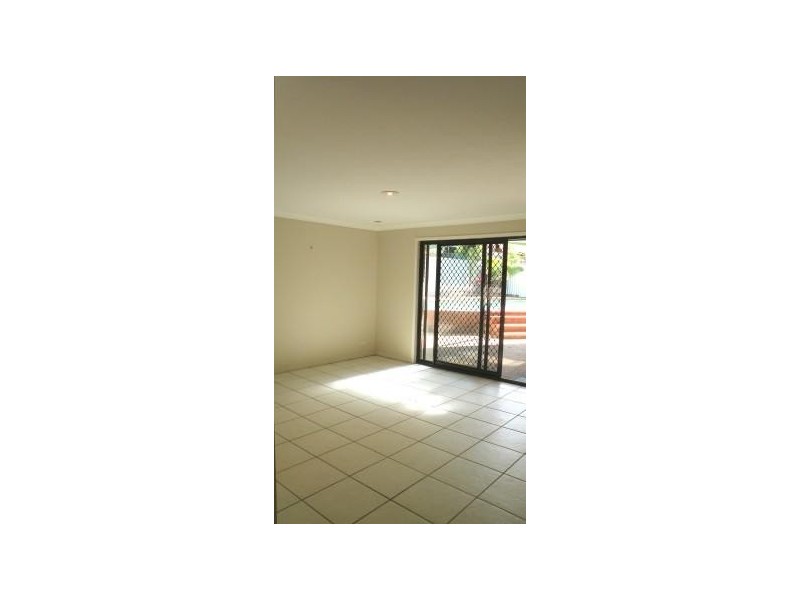 1/203 Central Street, Labrador QLD 4215